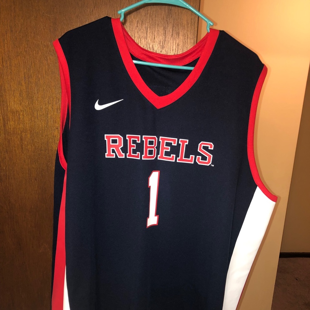 Nike  UM REBELS basketball jersey XXL